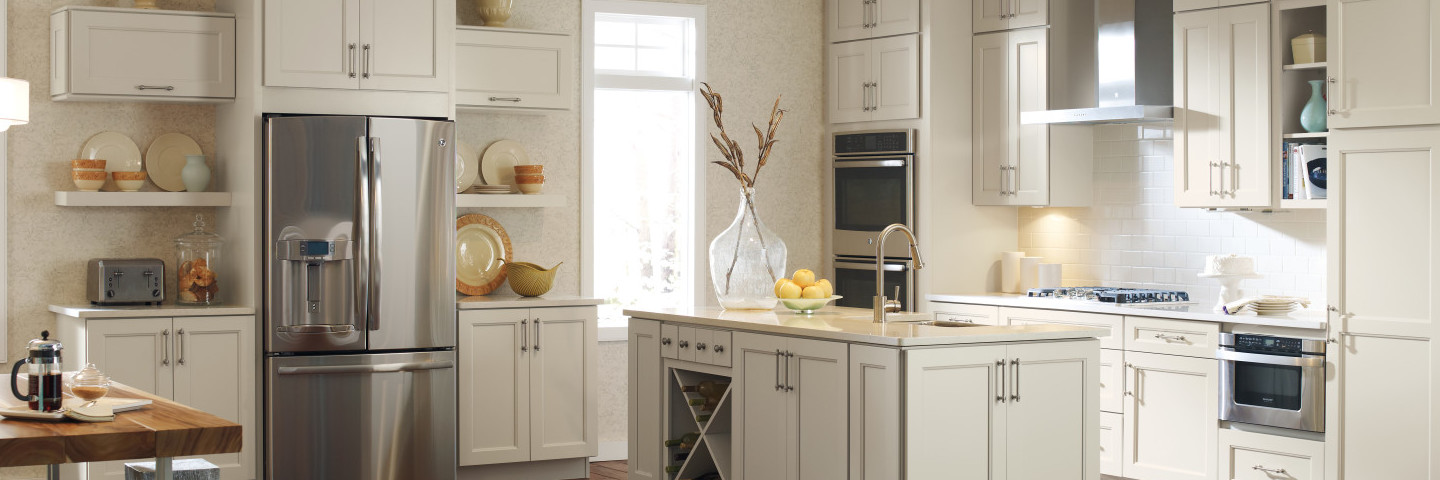 white shaker kitchen cabinets