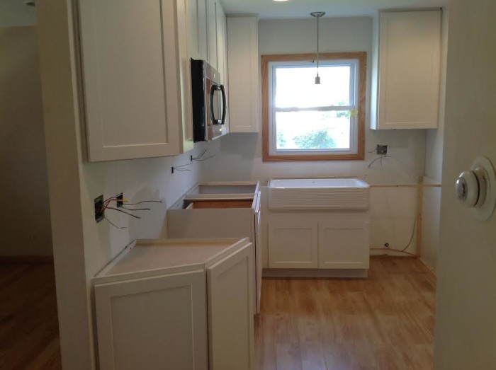 white shaker kitchen cabinets